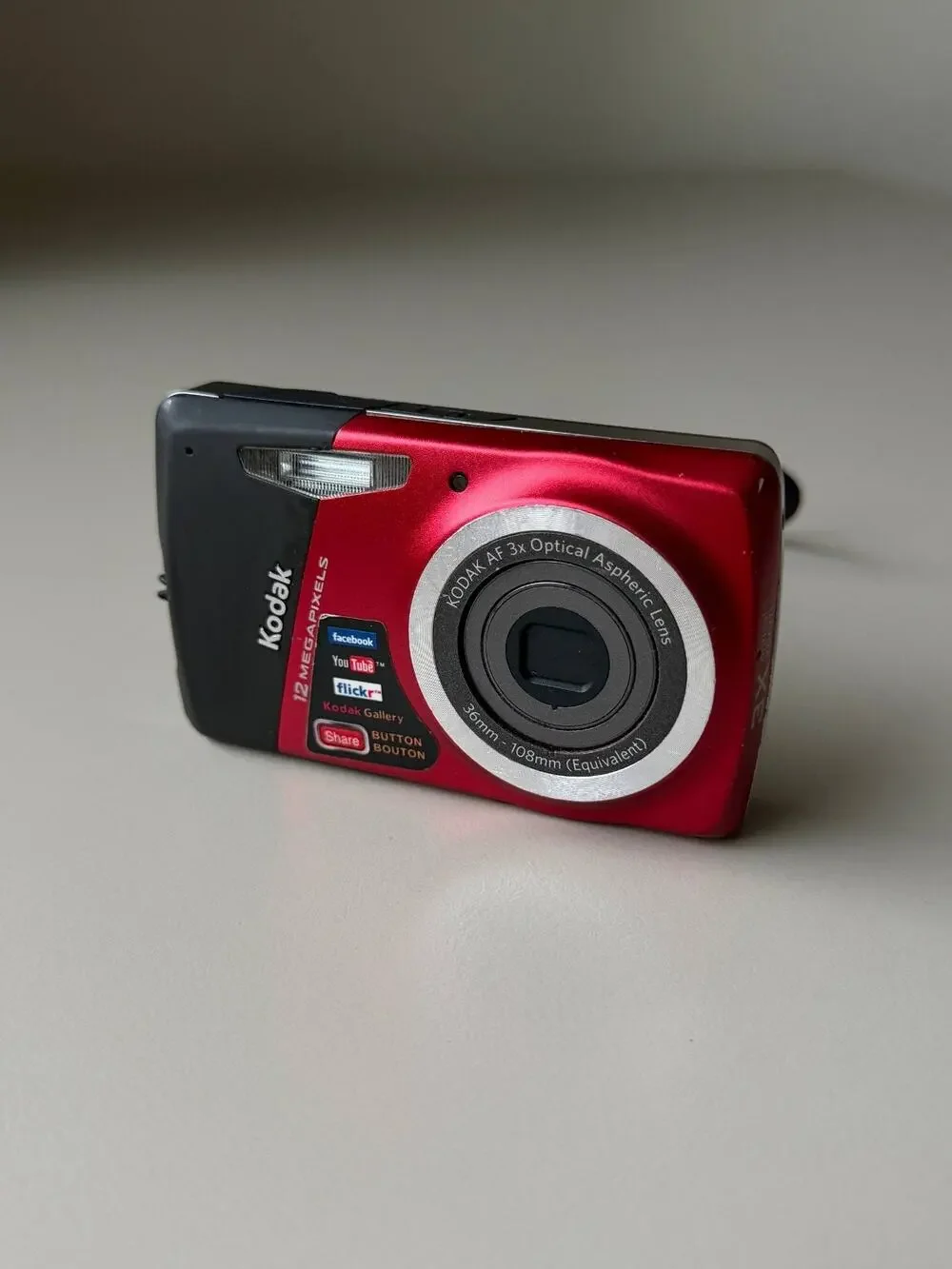 Kodak EasyShare M530 12MP 3x Zoom Digital y2k Camera Red Digicam 2000s WORKS
